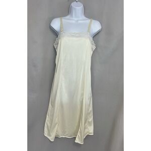 Vintage Women's Pink Lady Sleepwear Nightgown Sz 36‎ Y2K Ivory Nylon Lace